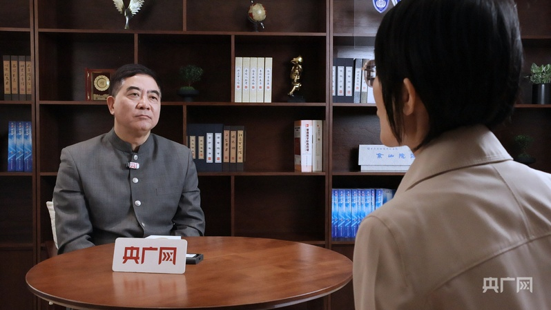 葛均波院士接受央廣網(wǎng)專訪（央廣網(wǎng)見習(xí)記者 何智康 攝）.jpg